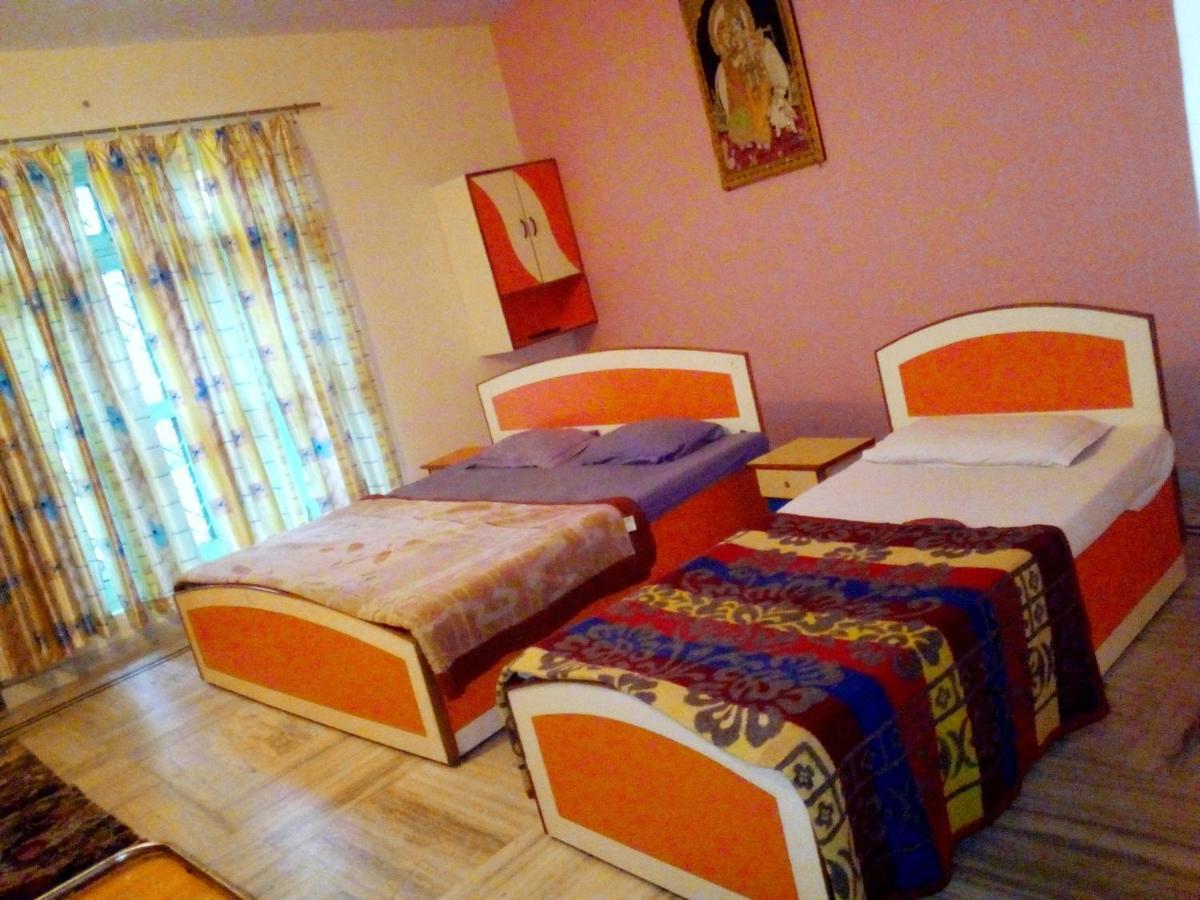Hotel Surya Laxman Jhula リシケーシュ エクステリア 写真
