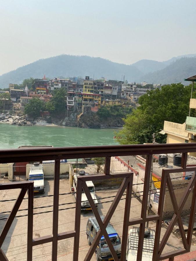 Hotel Surya Laxman Jhula リシケーシュ エクステリア 写真