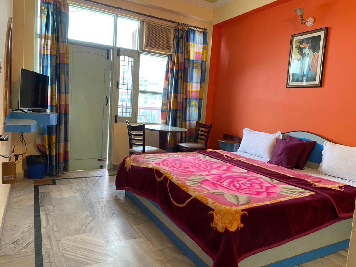 Hotel Surya Laxman Jhula リシケーシュ エクステリア 写真