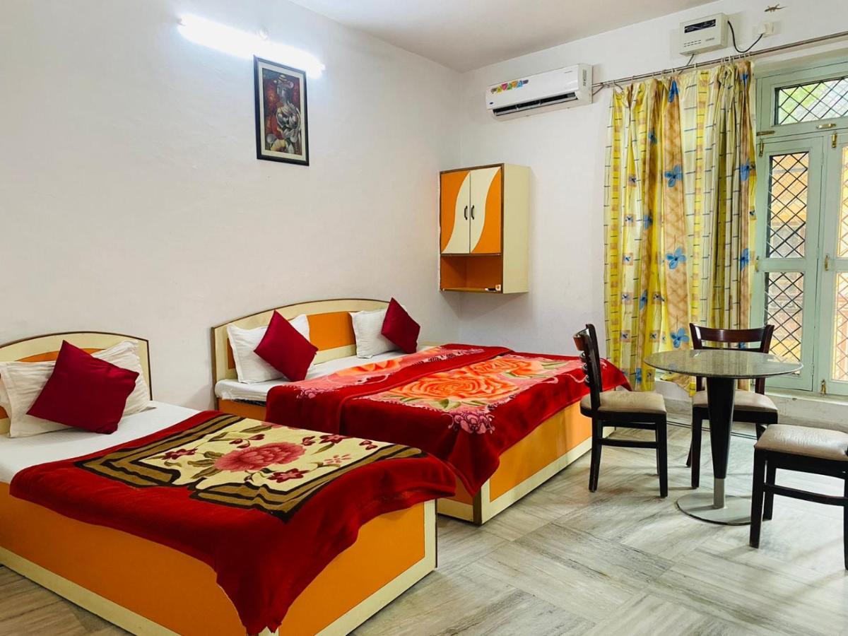 Hotel Surya Laxman Jhula リシケーシュ エクステリア 写真