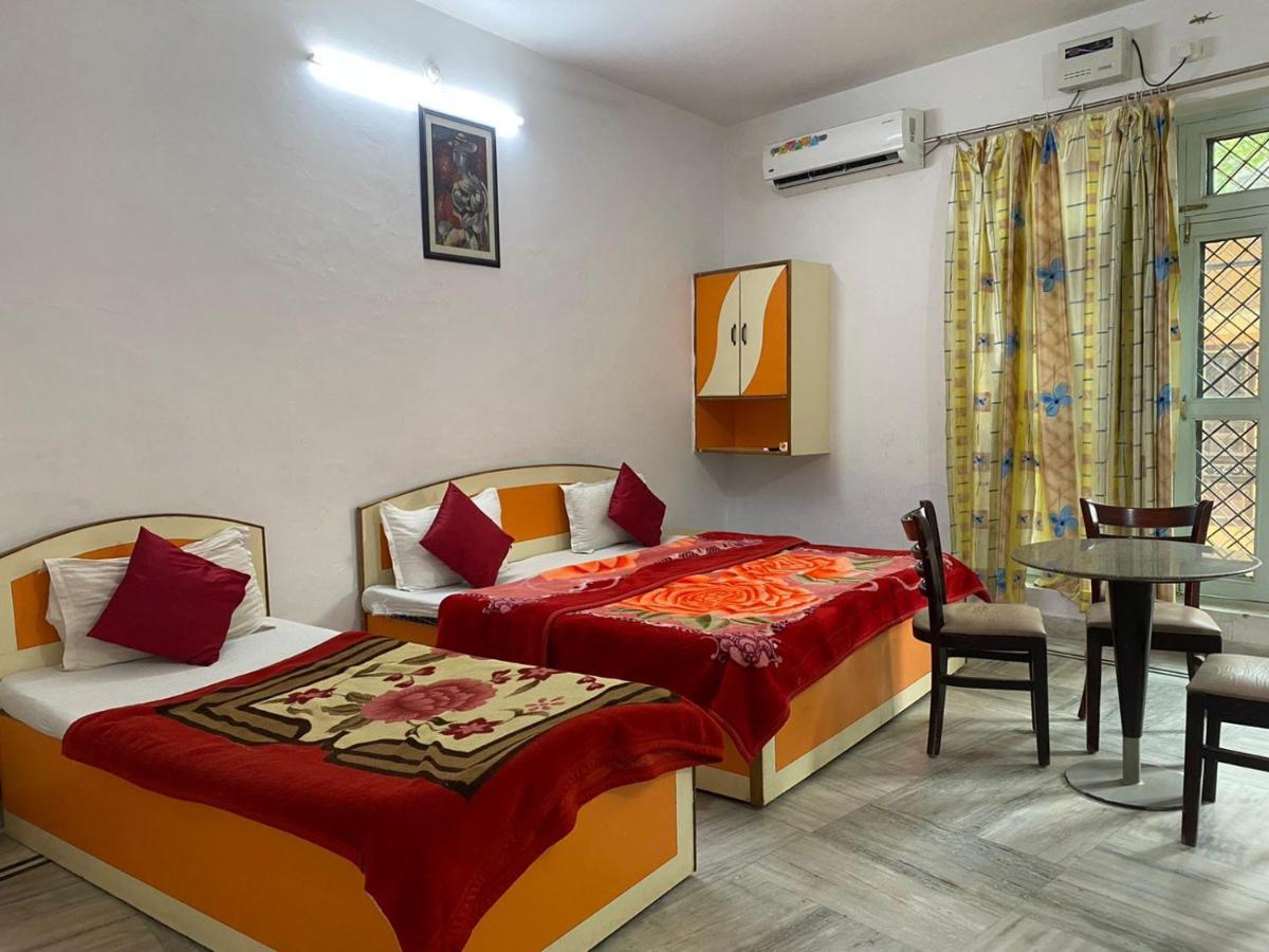 Hotel Surya Laxman Jhula リシケーシュ エクステリア 写真