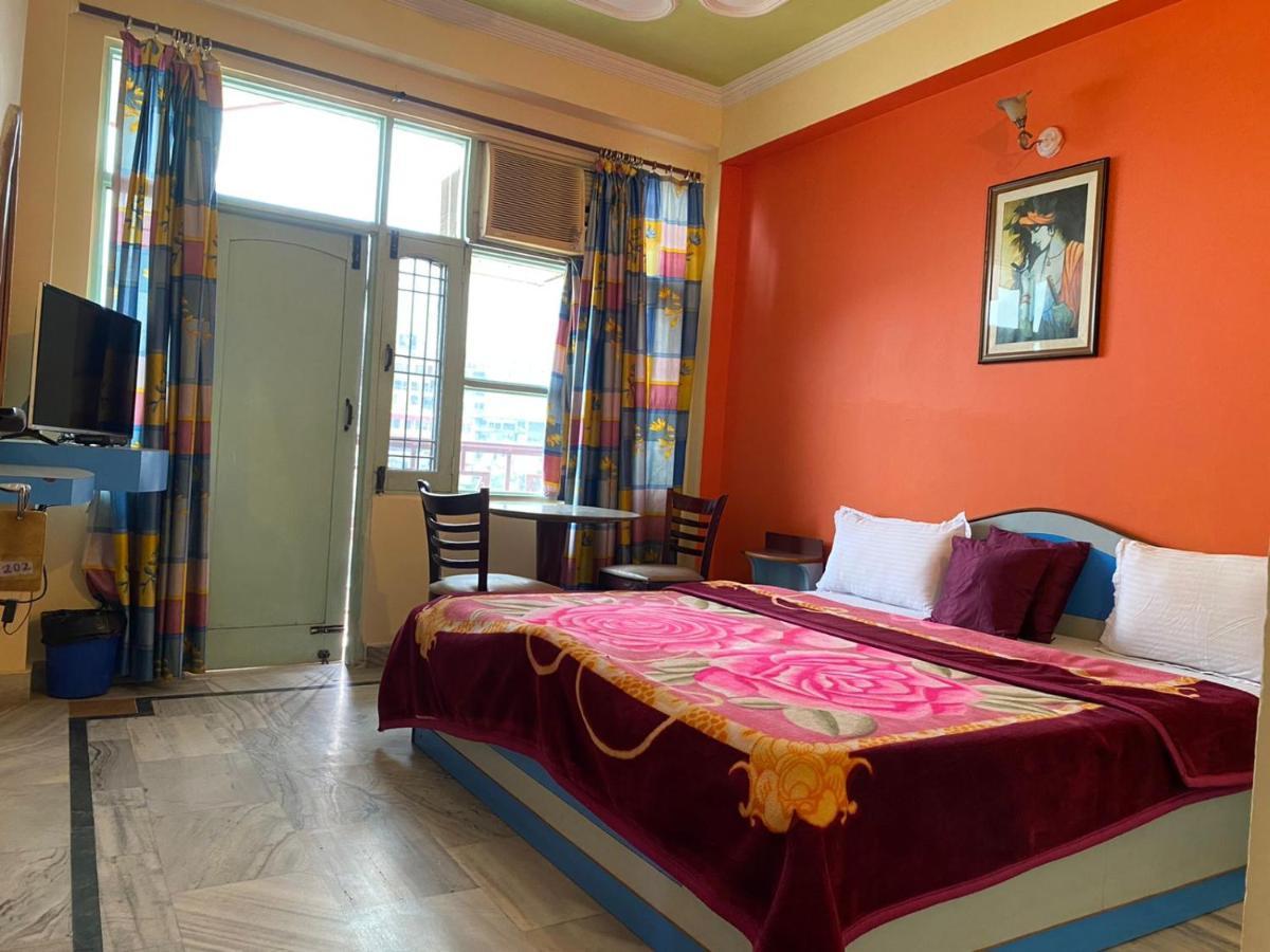 Hotel Surya Laxman Jhula リシケーシュ エクステリア 写真