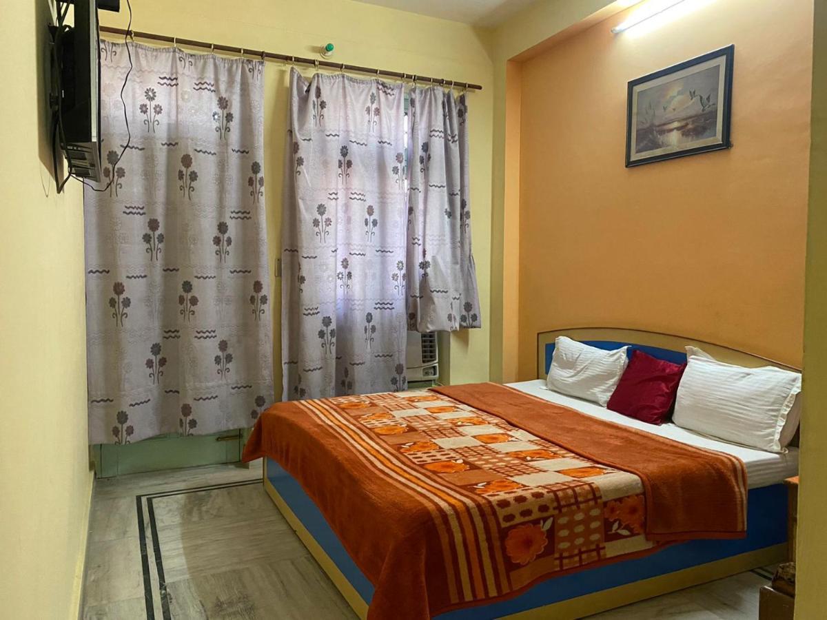 Hotel Surya Laxman Jhula リシケーシュ エクステリア 写真